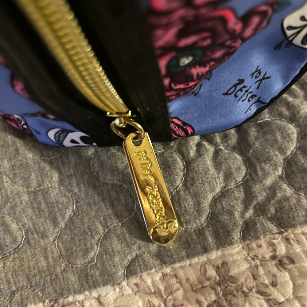 Betsy Johnson tote/makeup bag - Picture 3 of 5